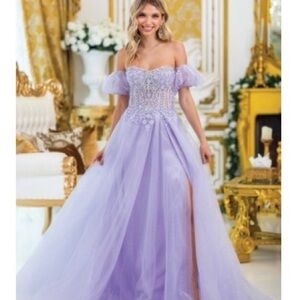 Elegant Lavender Off-Shoulder Prom Gown